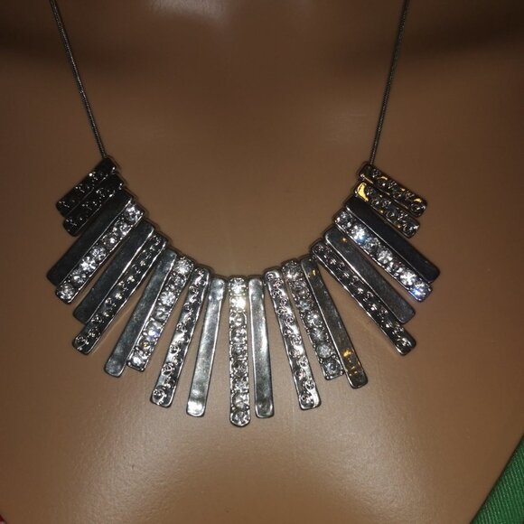 Urban Heritage Fit & Flair Ladies Christmas Dress with Necklace included - Picture 5 of 12